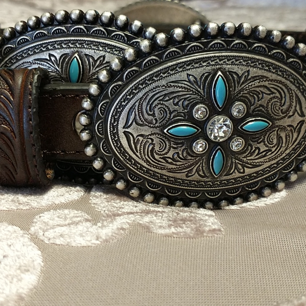 Women's Ariat Leather Concho Belt